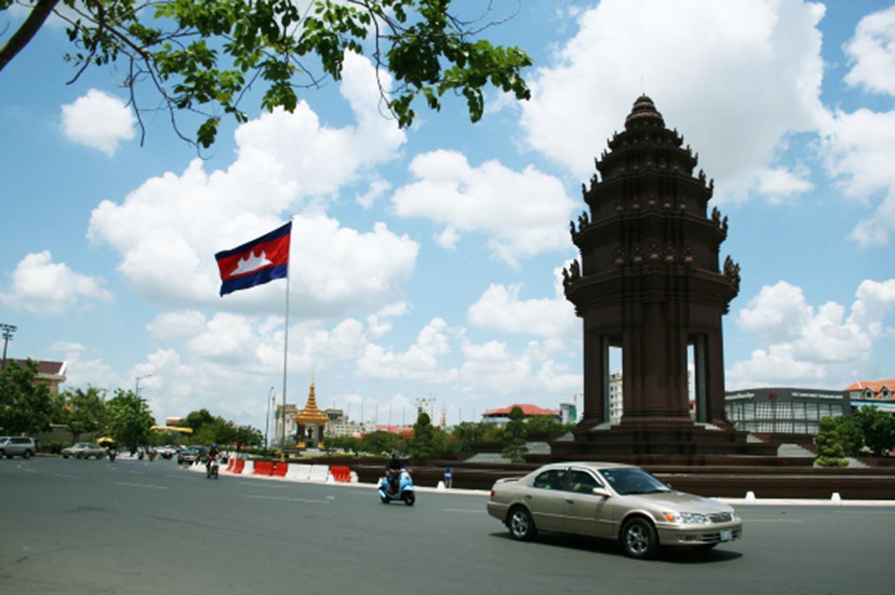 Tonle Khmer Guesthouse And Sky Bar Phnom Penh Esterno foto